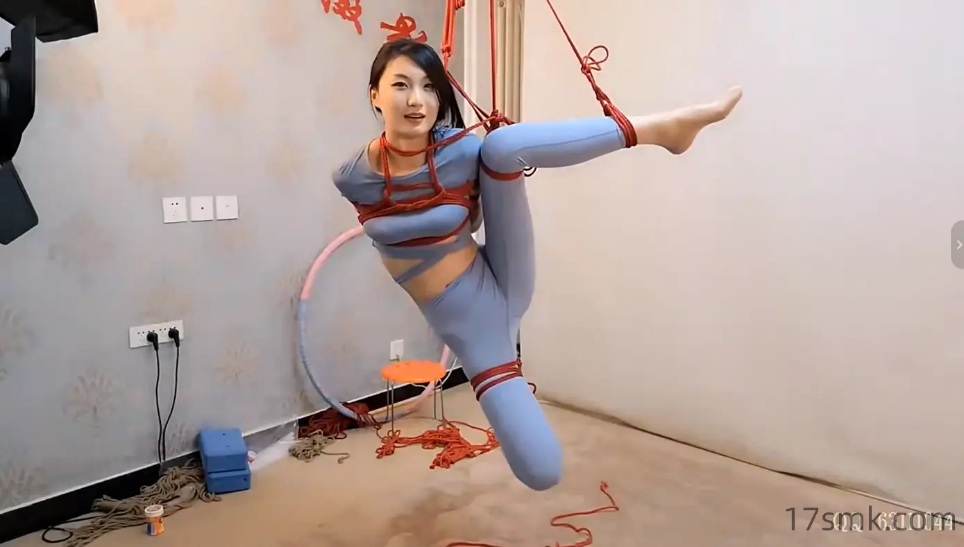 捆绑美女绳艺