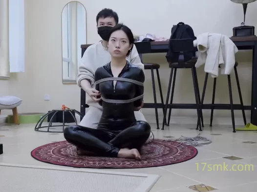 绳艺网站-捆绑调教视频(半岛束艺 当传统日式遇上大皮衣 )