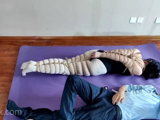 一绳所爱国内绳艺vk社区在线-小花影体操服玩绳艺