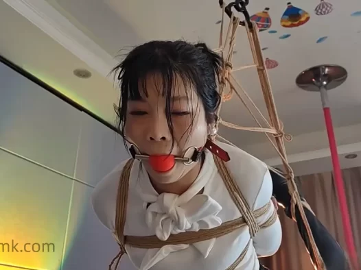 一绳所爱,新模黄真真美女初体验绳艺vk视频